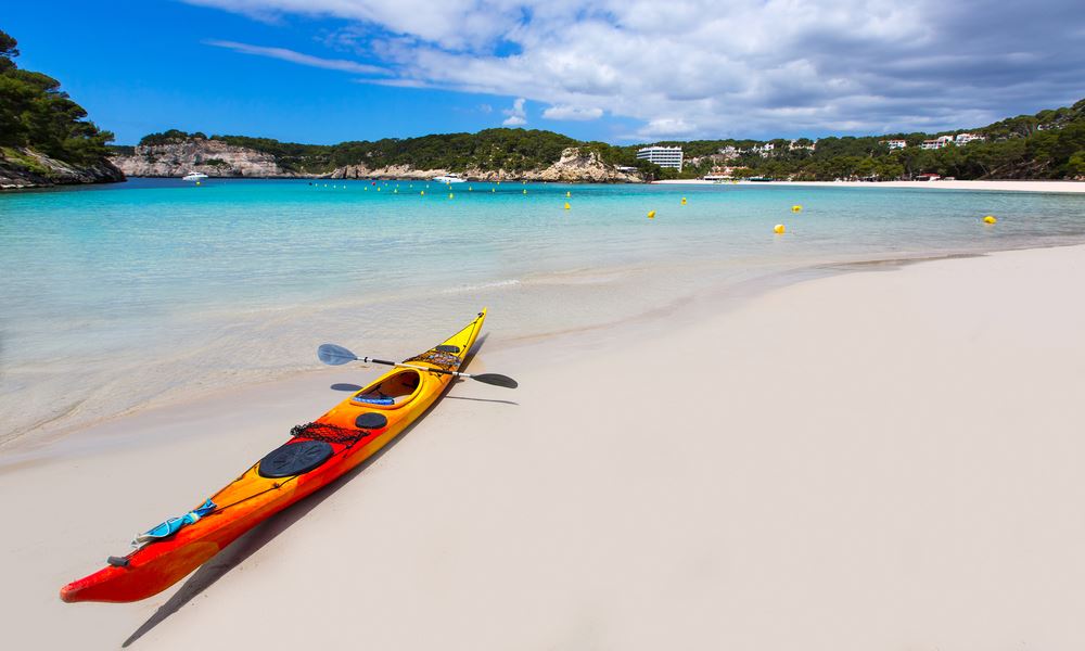 Mit dem Kajak Menorca erkunden