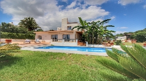 Ferienhaus mit Lizenz zur Vermietung zum Verkauf auf Menorca in Binibeca Vell