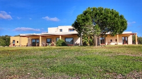 Villa zum Verkauf auf Menorca im beliebten Dorfresort Binibeca Vell mit Vermiet-Lizenz