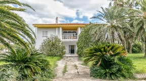 Schönes Haus auf Menorca in einem sehr ruhigen grünen Bereich von Alaior