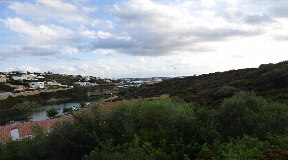 In Mahon auf Menorca ein Grundstück in zweiter Linie zum Meer