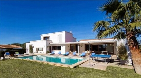 Moderne Villa an der Südküste Menorcas in Strandnähe zum Verkauf