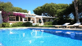 Villa in mediterranem Stil mit wunderbarem Blick über das Mittelmeer in Cap den Font- Menorca