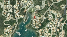 Bauland in Cala Llonga mit Lizenz und Projekt im Verkauf