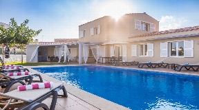 Einzigartige Villa zum Verkauf in Menorca zentral gelegen in Mahon