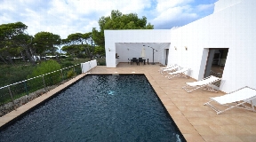 Erstaunliche moderne Villa in Ciutadella mit wunderschönem Garten