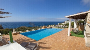 Wunderschöne und prächtige Villa am Meer zu verkaufen auf Menorca