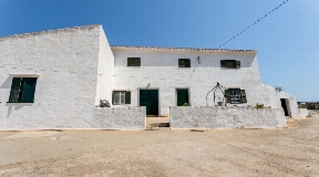 Attraktives Anwesen zum Verkauf mit Meerblick südlich von Sant Climent