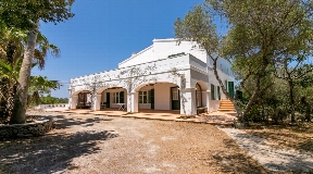 Gediegene neu renovierte Finca zum Verkauf mit Pool in einer privilegierten Gegend von Menorca